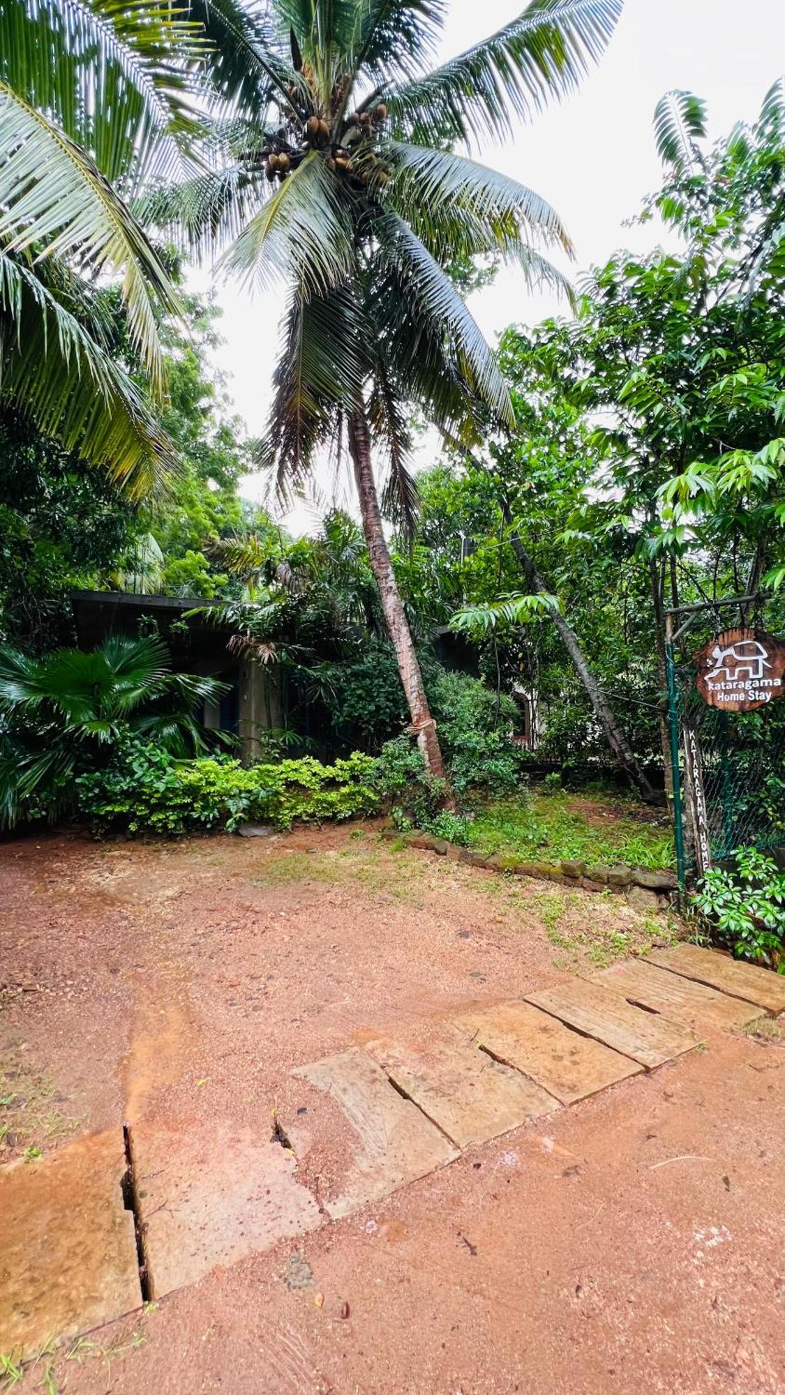 Kataragama Homestay Buitenkant foto