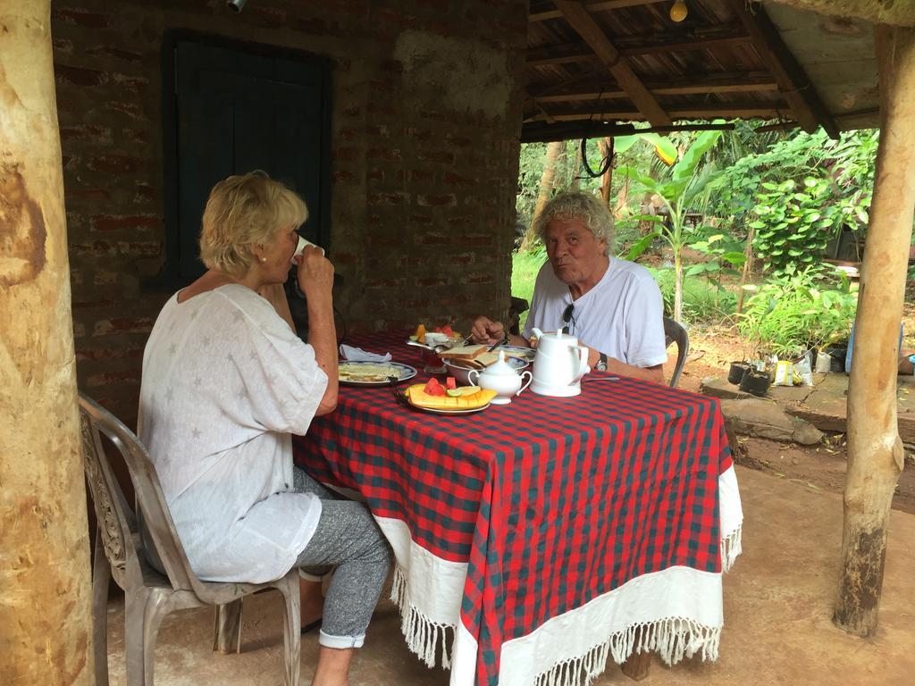 Kataragama Homestay Buitenkant foto
